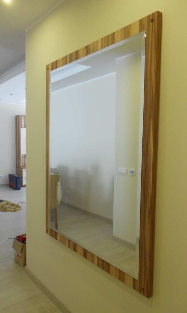 Opremanje stana - Ogledalo u hodniku